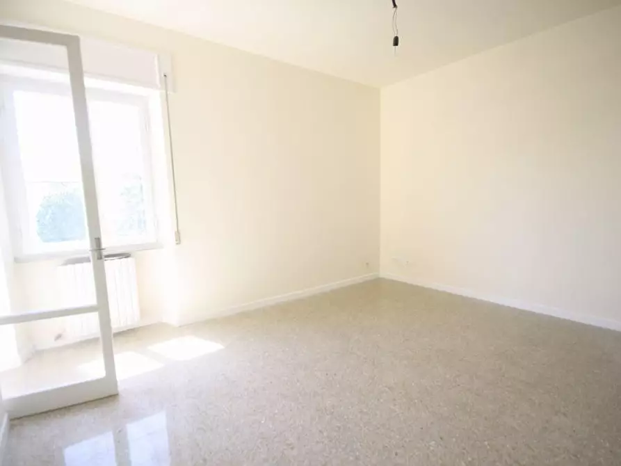 Immagine 23 di Appartamento in affitto  a Lucca