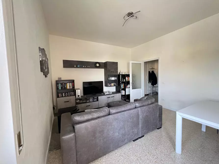 Immagine 8 di Appartamento in affitto  a Lucca