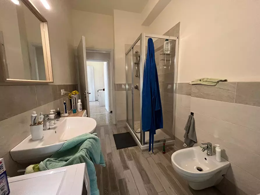 Immagine 17 di Appartamento in affitto  a Lucca