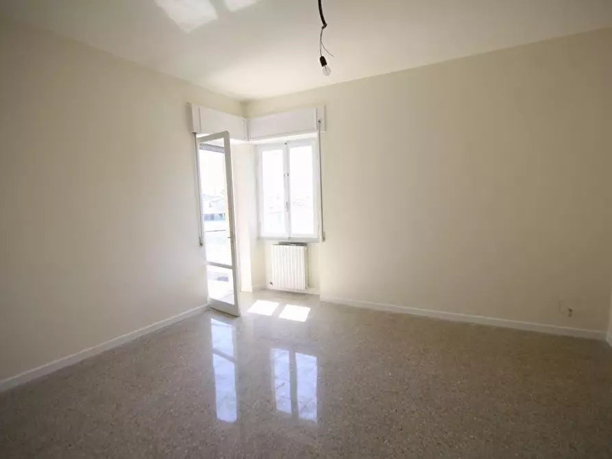 Immagine 22 di Appartamento in affitto  a Lucca