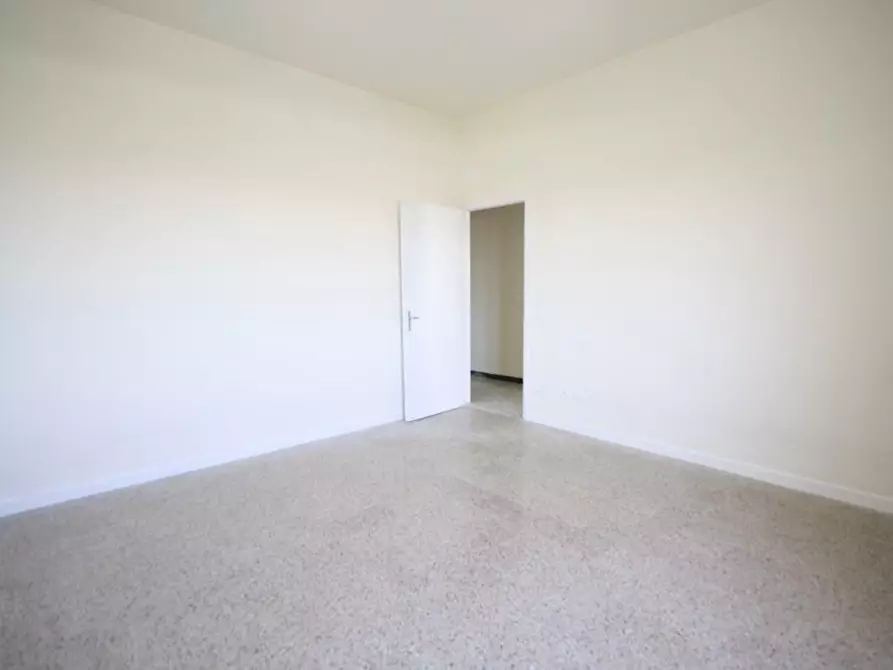 Immagine 30 di Appartamento in affitto  a Lucca