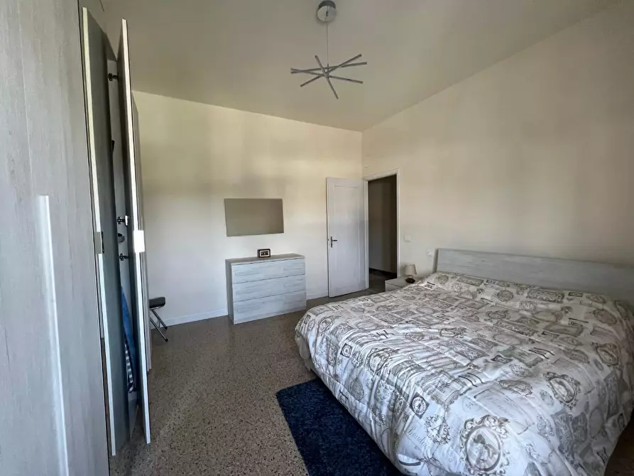 Immagine 11 di Appartamento in affitto  a Lucca