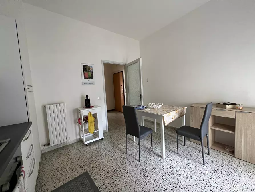 Immagine 3 di Appartamento in affitto  a Lucca