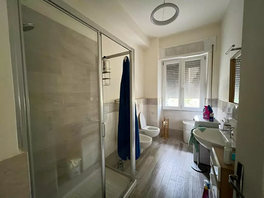 Immagine 16 di Appartamento in affitto  a Lucca