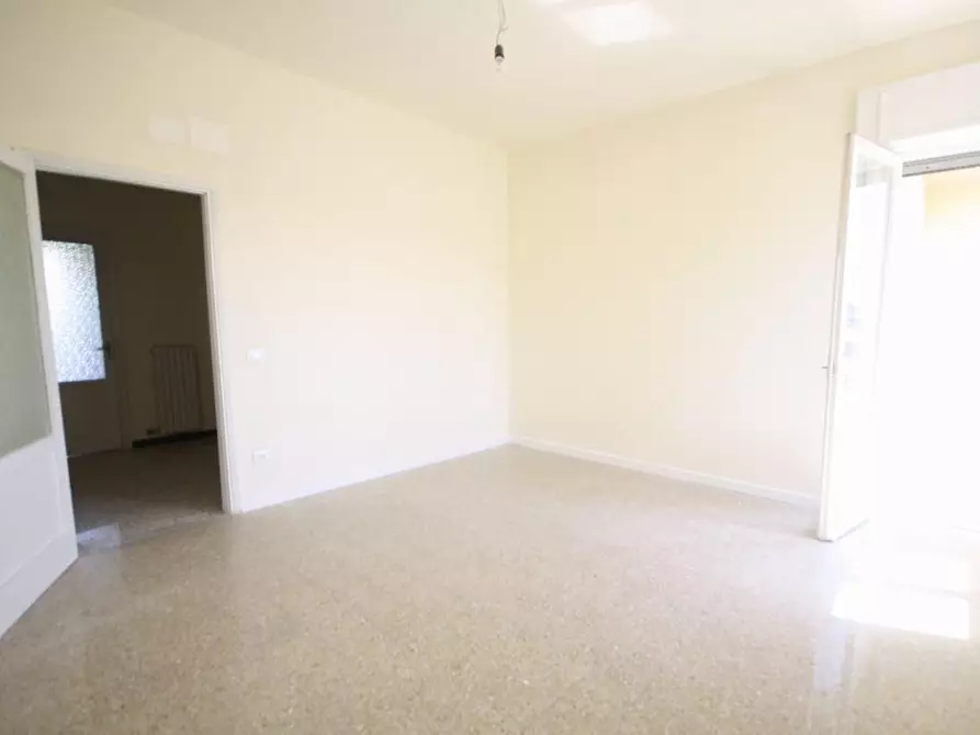 Immagine 24 di Appartamento in affitto  a Lucca