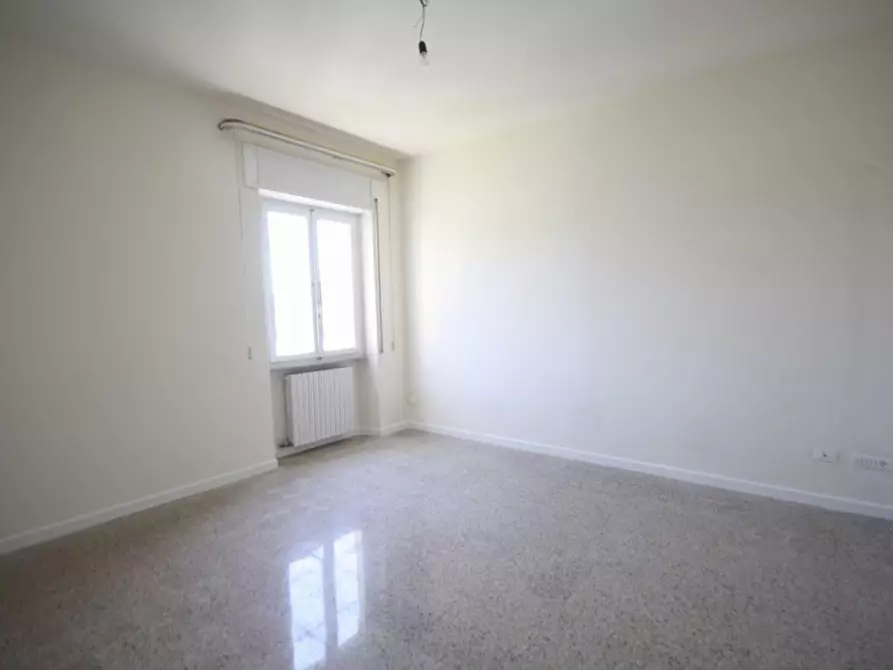 Immagine 26 di Appartamento in affitto  a Lucca