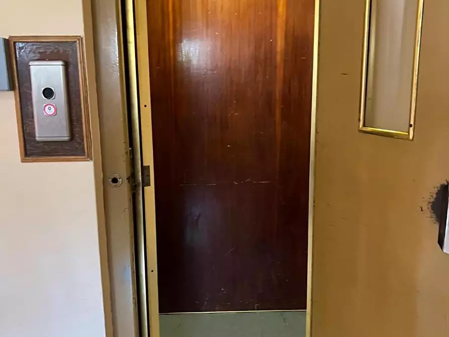 Immagine 21 di Appartamento in affitto  a Lucca