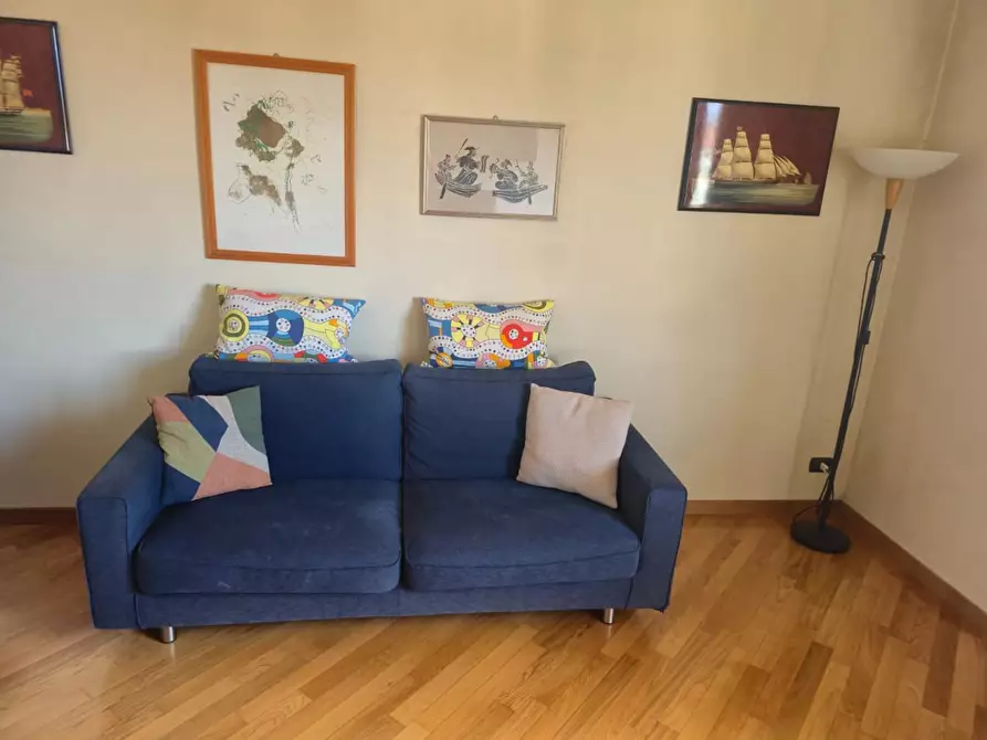 Immagine 13 di Appartamento in affitto  a Lucca