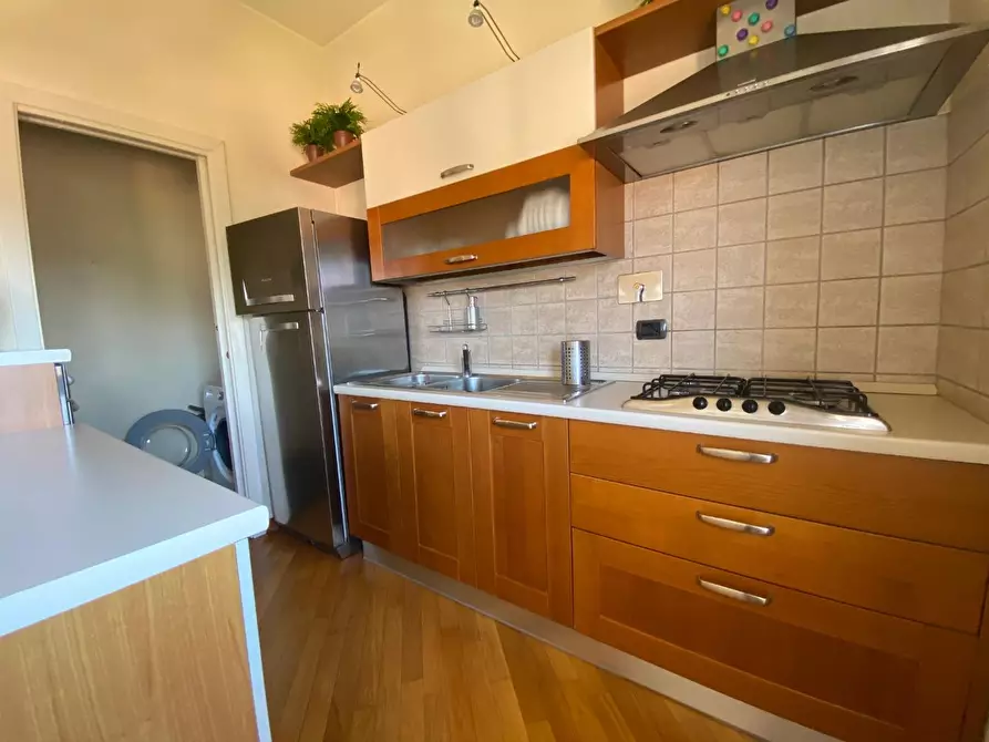 Immagine 7 di Appartamento in affitto  a Lucca