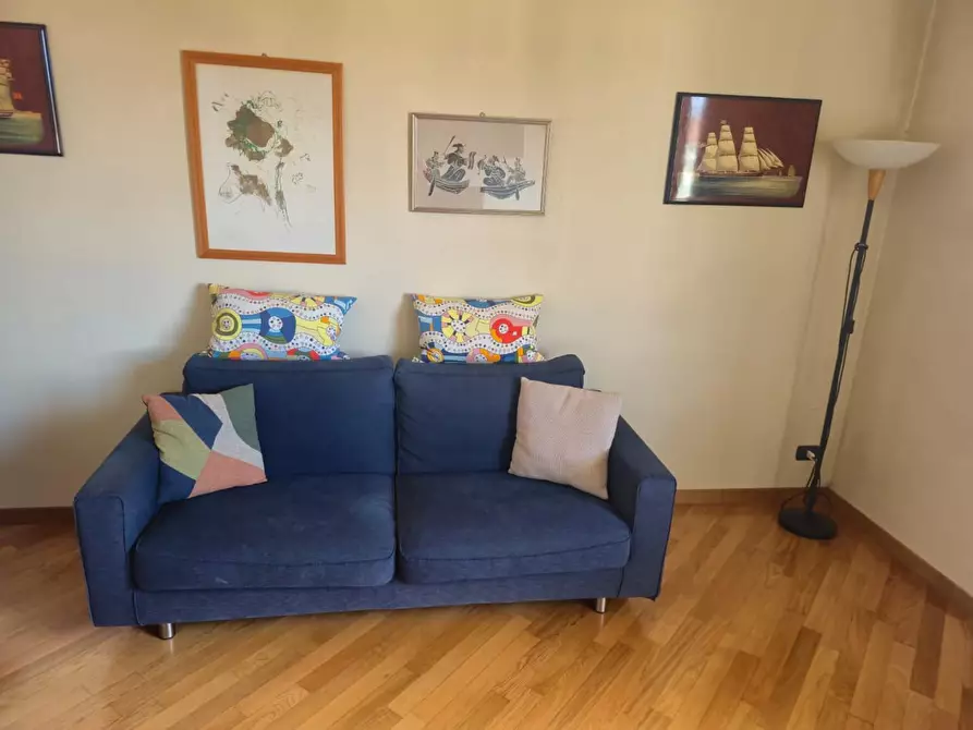 Immagine 11 di Appartamento in affitto  a Lucca