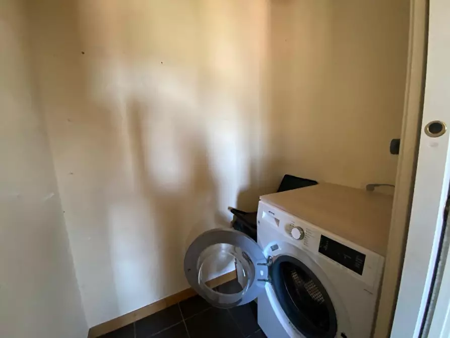 Immagine 22 di Appartamento in affitto  a Lucca