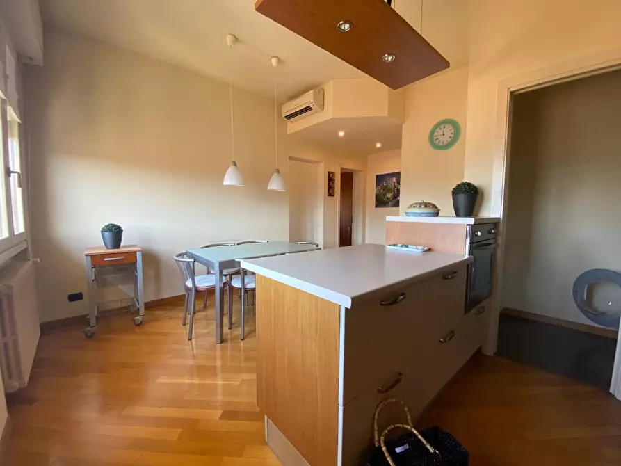 Immagine 3 di Appartamento in affitto  a Lucca