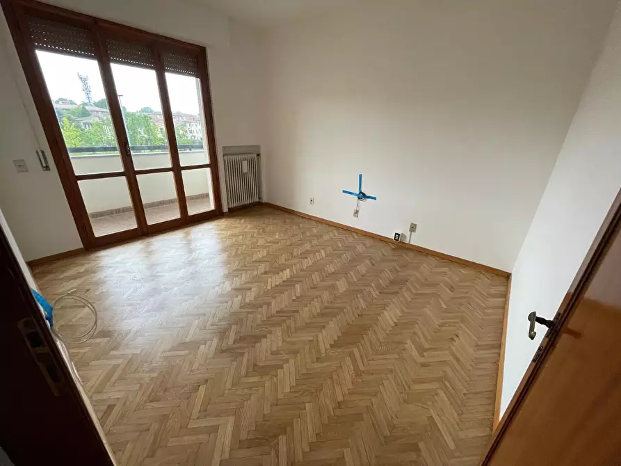 Immagine 6 di Appartamento in affitto  a Lucca