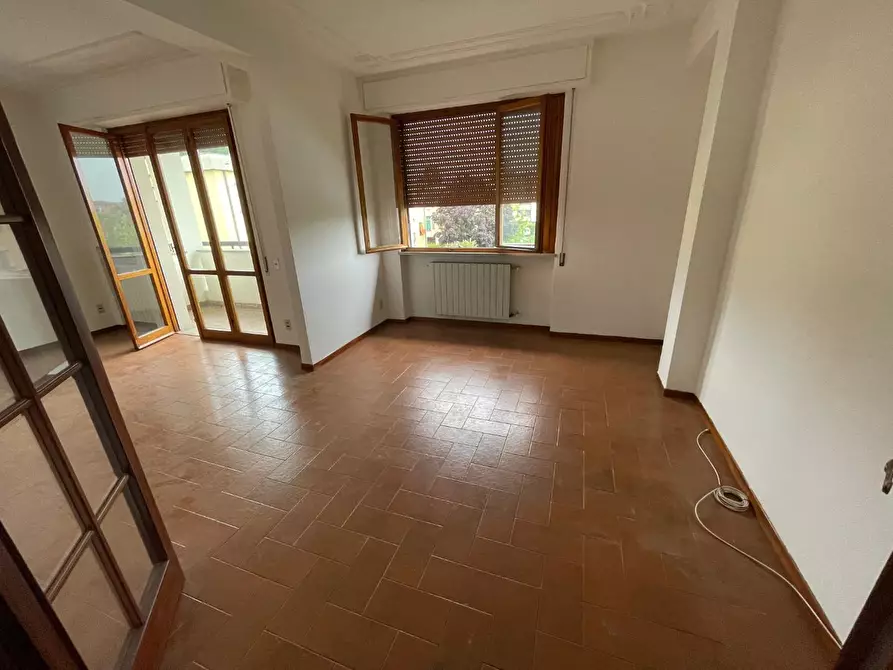Immagine 1 di Appartamento in affitto  a Lucca