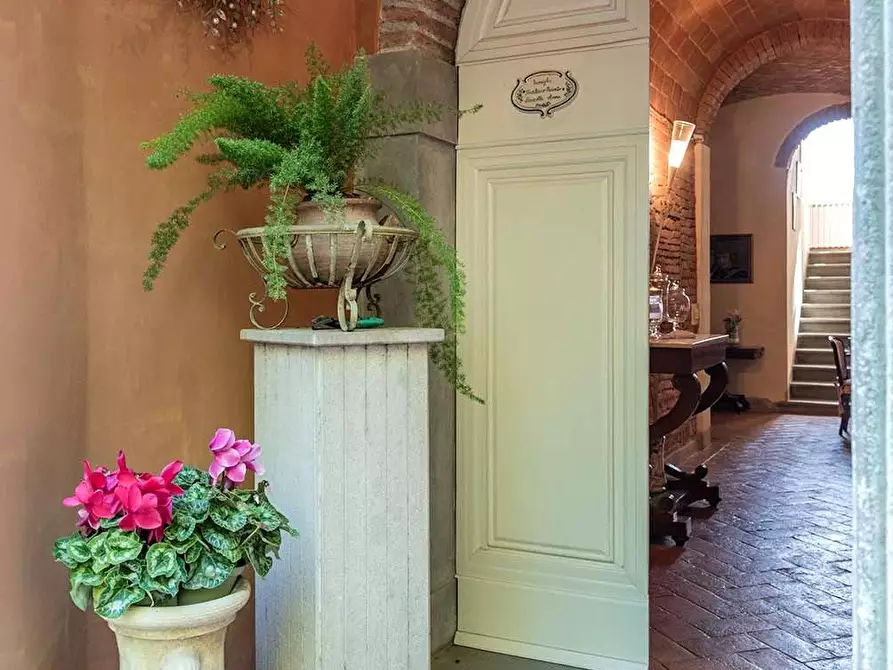 Immagine 2 di Palazzo in vendita  a Casciana Terme Lari