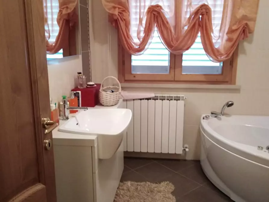 Immagine 23 di Villa in vendita  a San Miniato