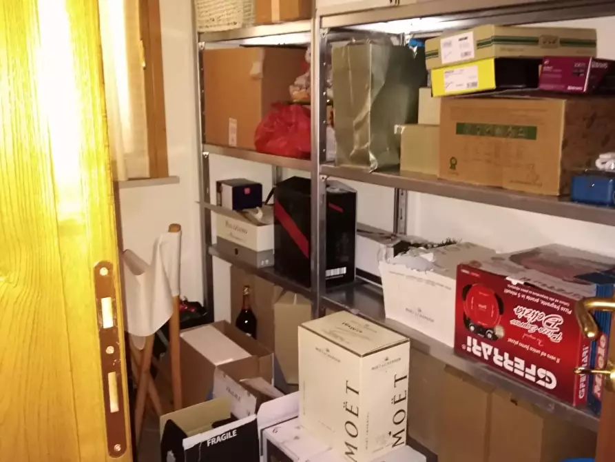 Immagine 8 di Villa in vendita  a San Miniato