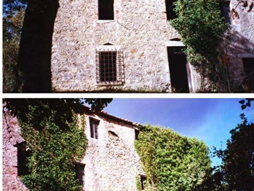 Immagine 1 di Casa colonica in vendita  a Semproniano