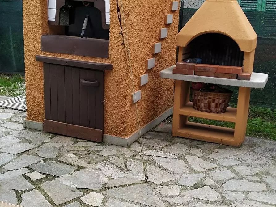 Immagine 10 di Appartamento in vendita  a Massa