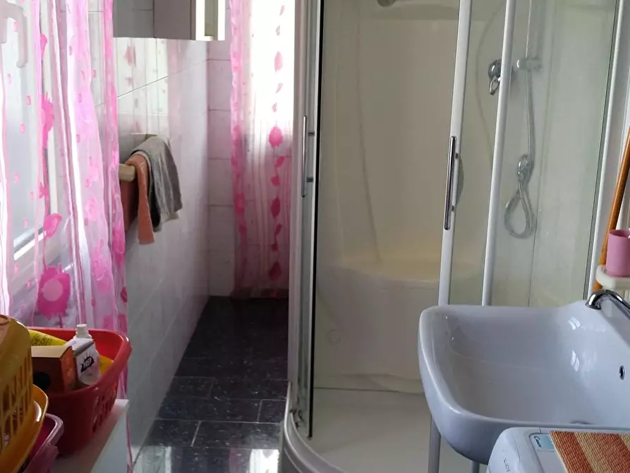 Immagine 9 di Appartamento in vendita  a Massa