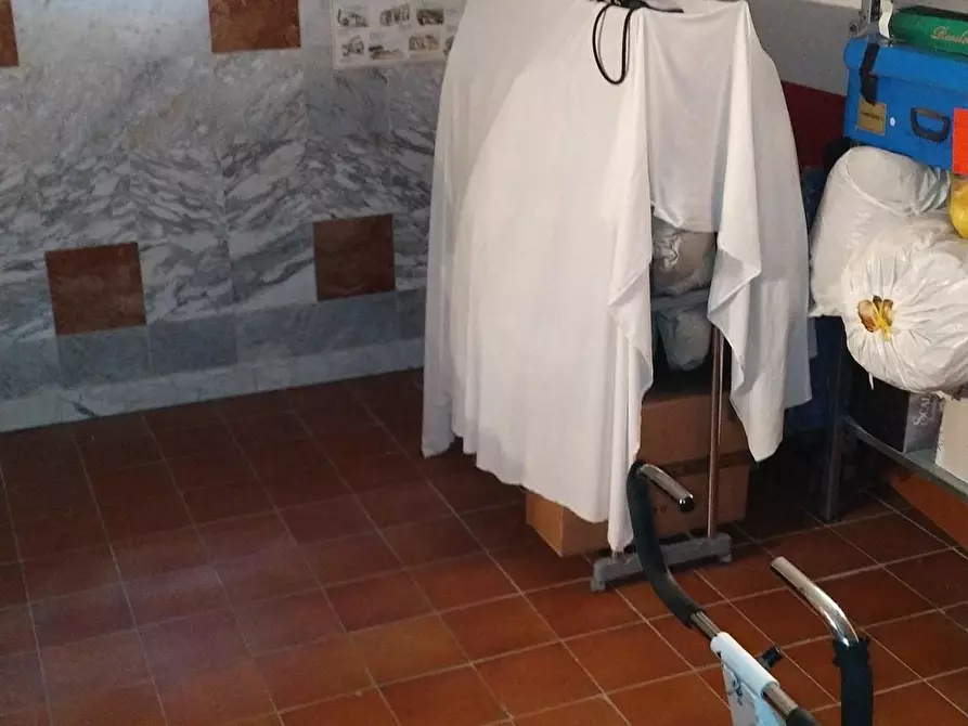 Immagine 17 di Appartamento in vendita  a Massa