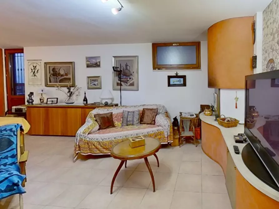 Immagine 14 di Casa quadrifamiliare in vendita  a Lucca