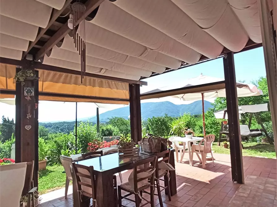 Immagine 6 di Casa quadrifamiliare in vendita  a Lucca