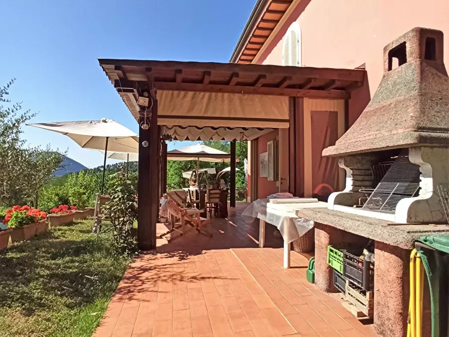 Immagine 5 di Casa quadrifamiliare in vendita  a Lucca