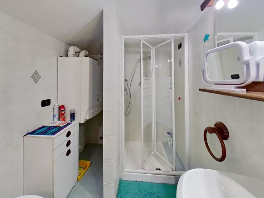 Immagine 21 di Casa quadrifamiliare in vendita  a Lucca