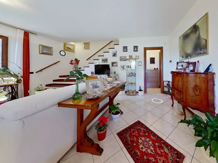 Immagine 9 di Casa quadrifamiliare in vendita  a Lucca