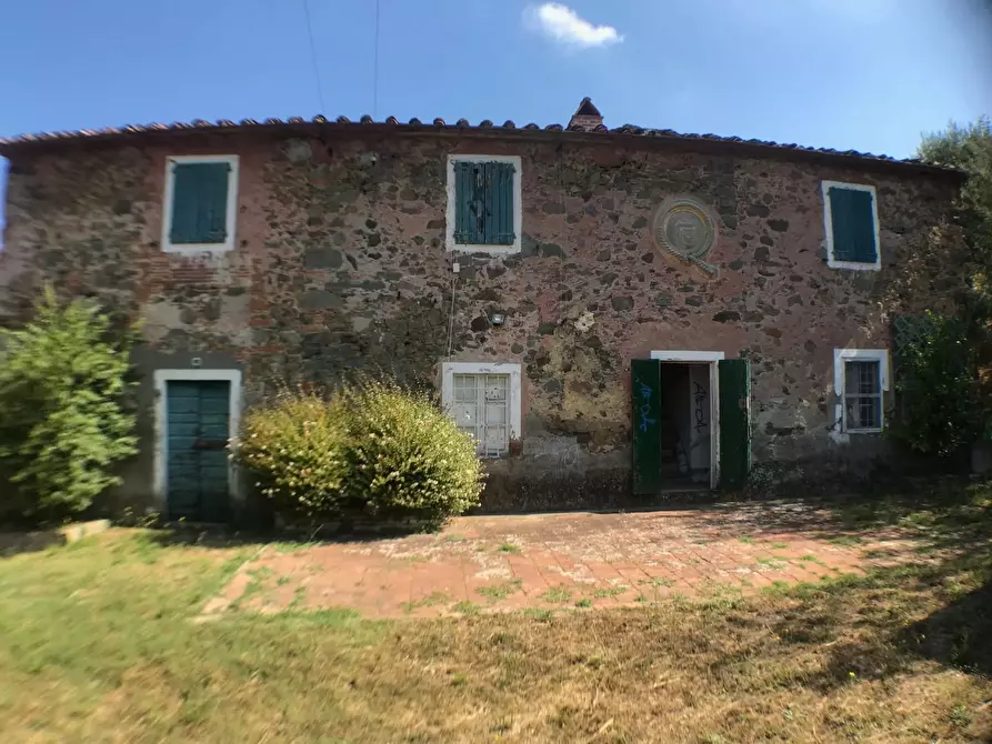 Immagine 3 di Casa colonica in vendita  a Montecatini Terme