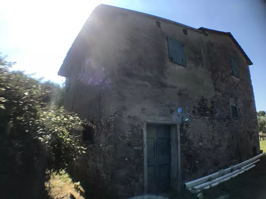 Immagine 10 di Casa colonica in vendita  a Montecatini Terme