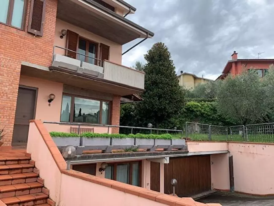 Immagine 1 di Casa bifamiliare in vendita  a Montecatini Terme