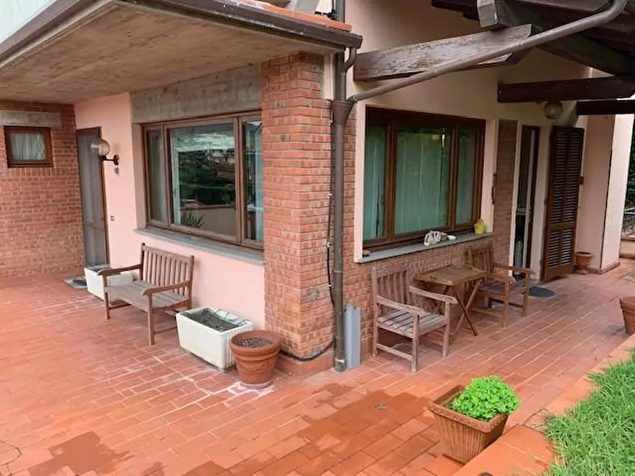 Immagine 22 di Casa bifamiliare in vendita  a Montecatini Terme