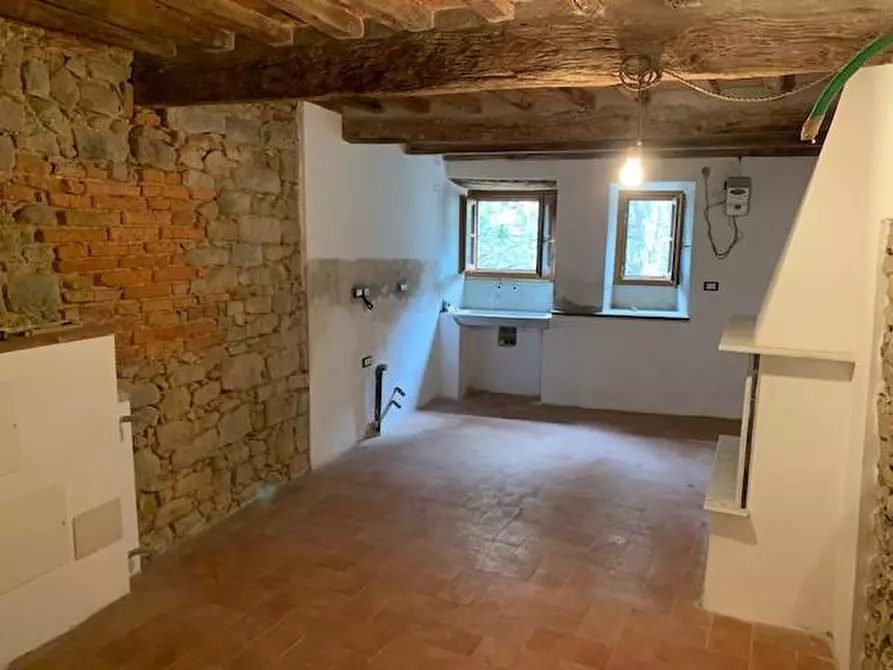 Immagine 8 di Terratetto in vendita  a Massa E Cozzile