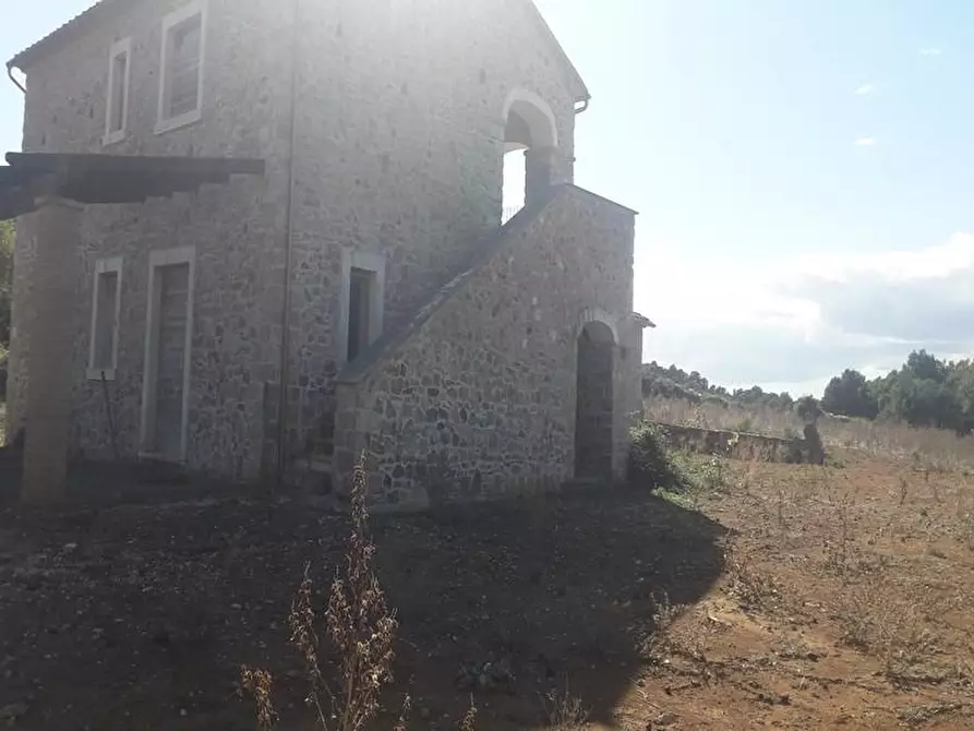 Immagine 8 di Rustico / casale in vendita  a Manciano