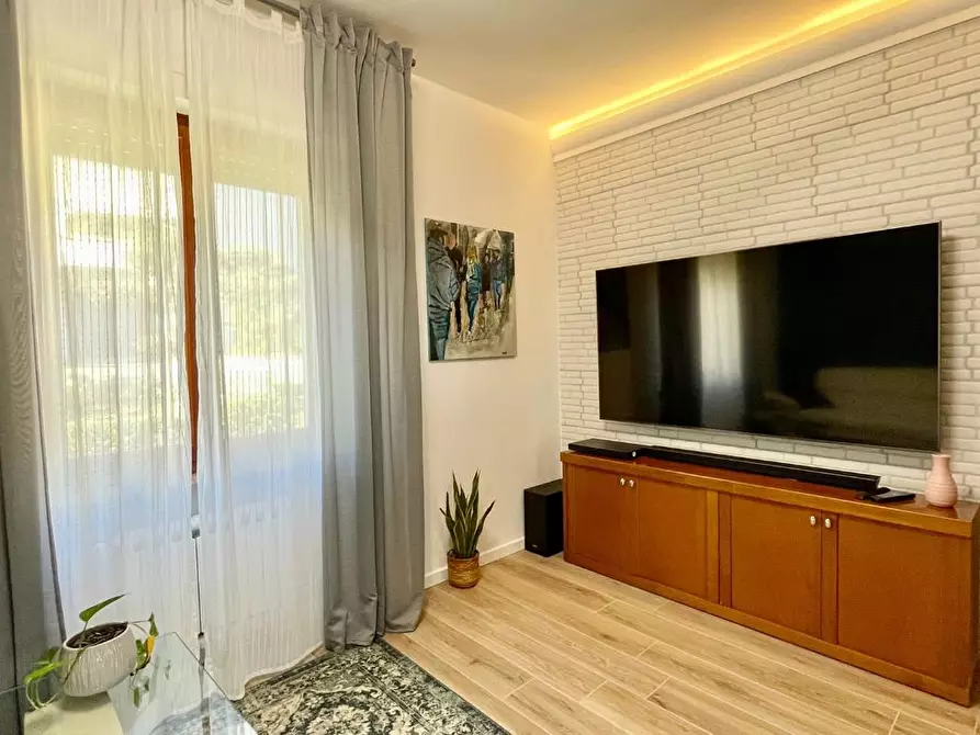 Immagine 2 di Appartamento in vendita  a Santa Maria A Monte