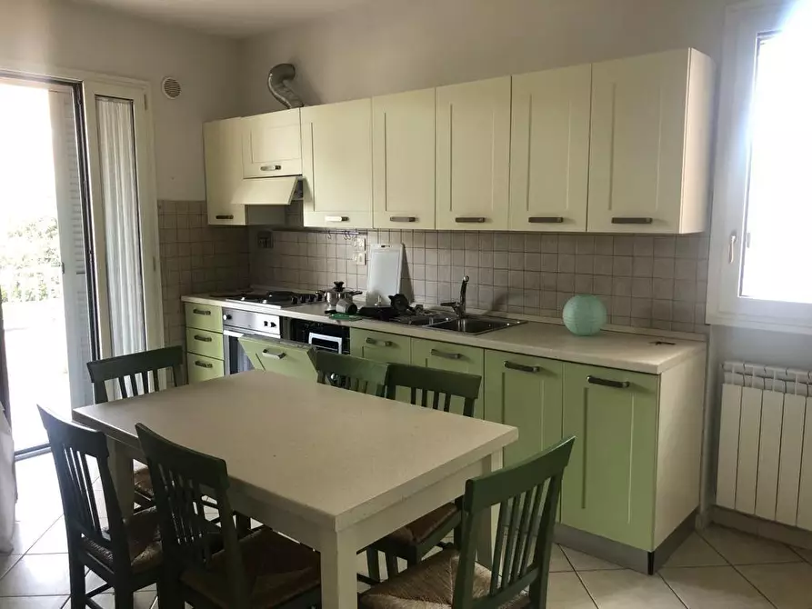 Immagine 6 di Appartamento in vendita  a Montignoso