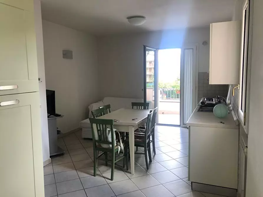 Immagine 5 di Appartamento in vendita  a Montignoso