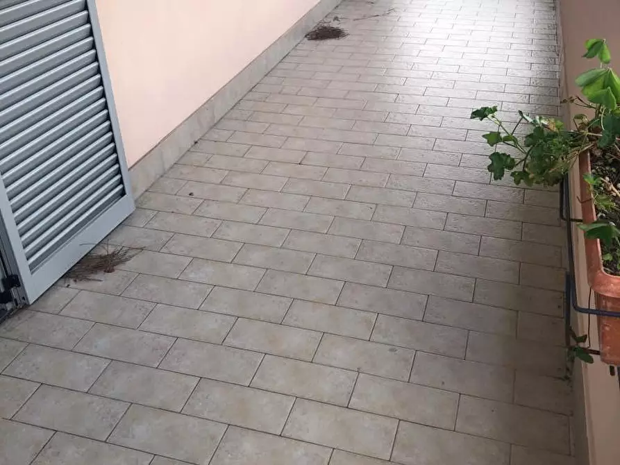 Immagine 2 di Appartamento in vendita  a Montignoso