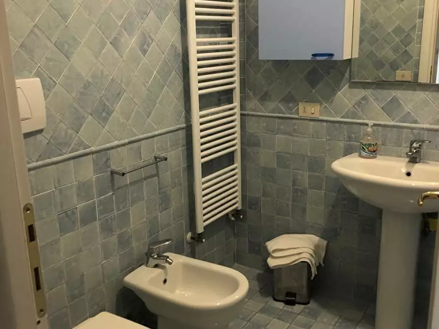 Immagine 12 di Appartamento in vendita  a Montignoso