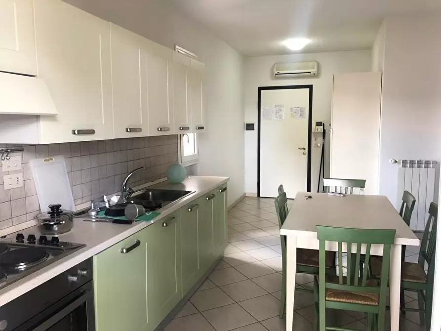 Immagine 3 di Appartamento in vendita  a Montignoso