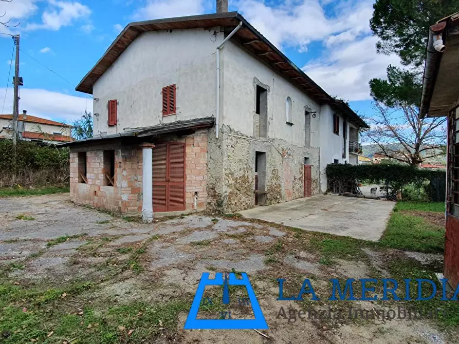 Immagine 1 di Casa bifamiliare in vendita  a Larciano