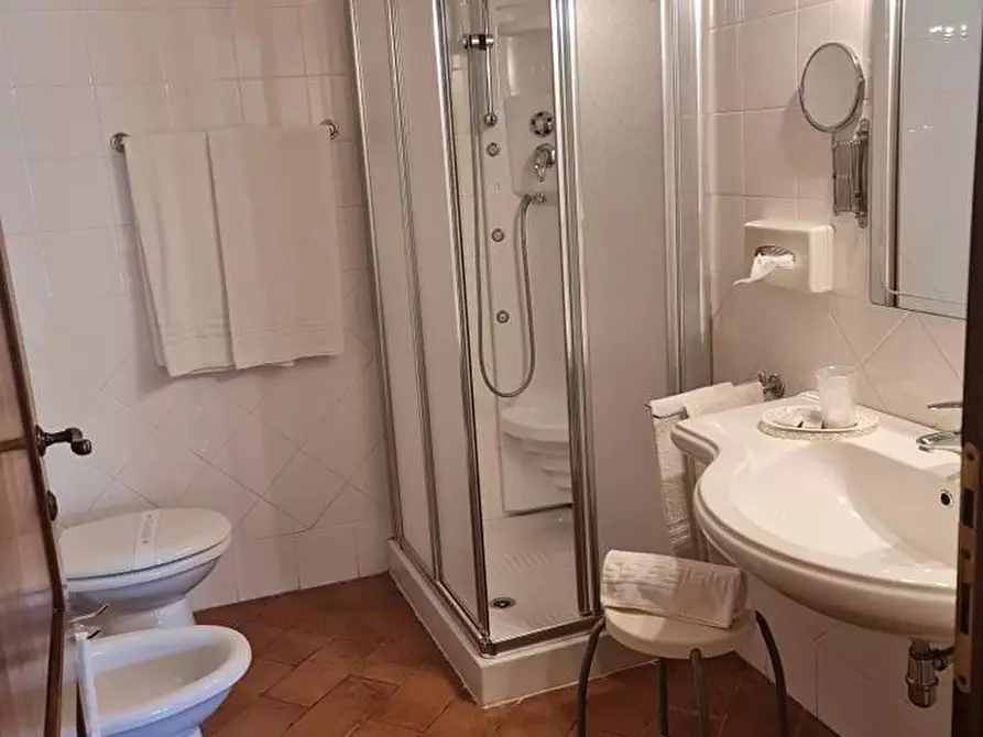 Immagine 21 di Villa in vendita  a San Gimignano