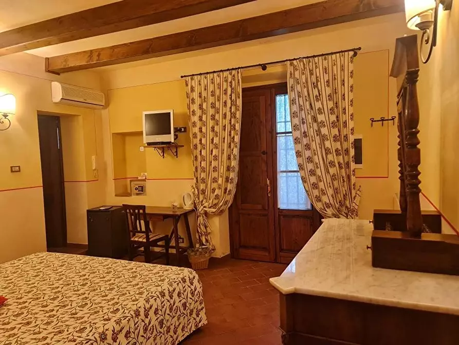 Immagine 26 di Villa in vendita  a San Gimignano