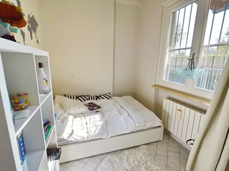 Immagine 8 di Appartamento in vendita  a Montignoso