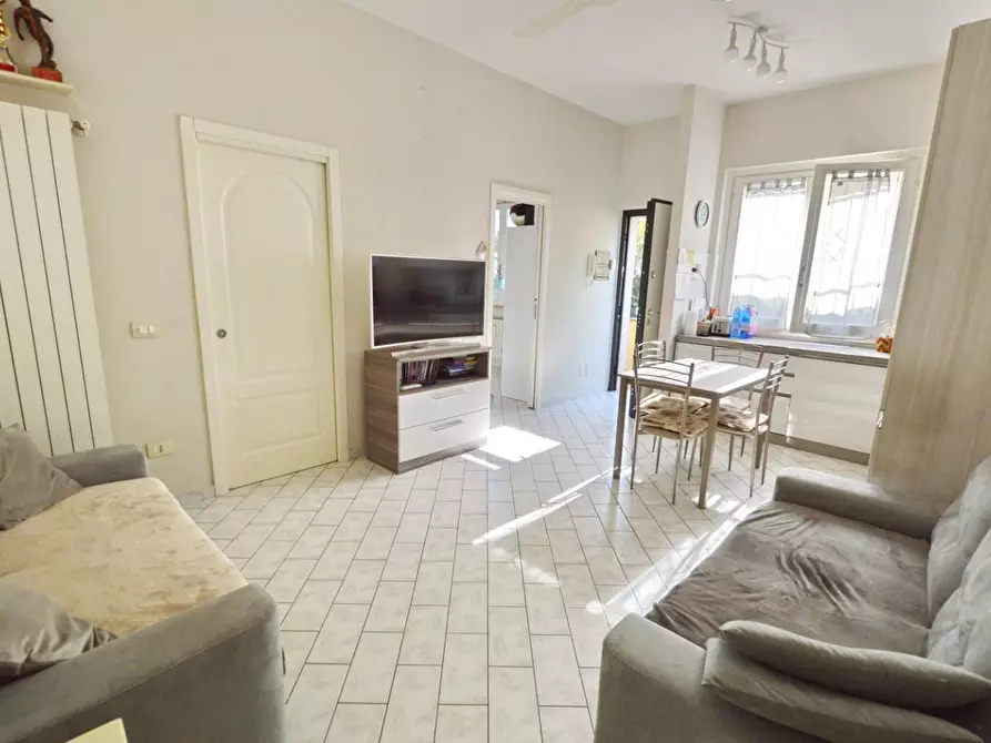 Immagine 4 di Appartamento in vendita  a Montignoso