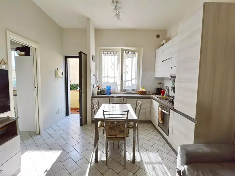 Immagine 5 di Appartamento in vendita  a Montignoso