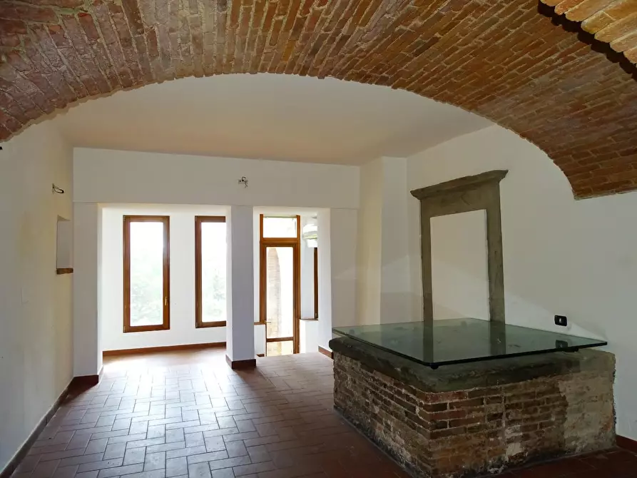 Immagine 21 di Locale commerciale in vendita  a San Miniato