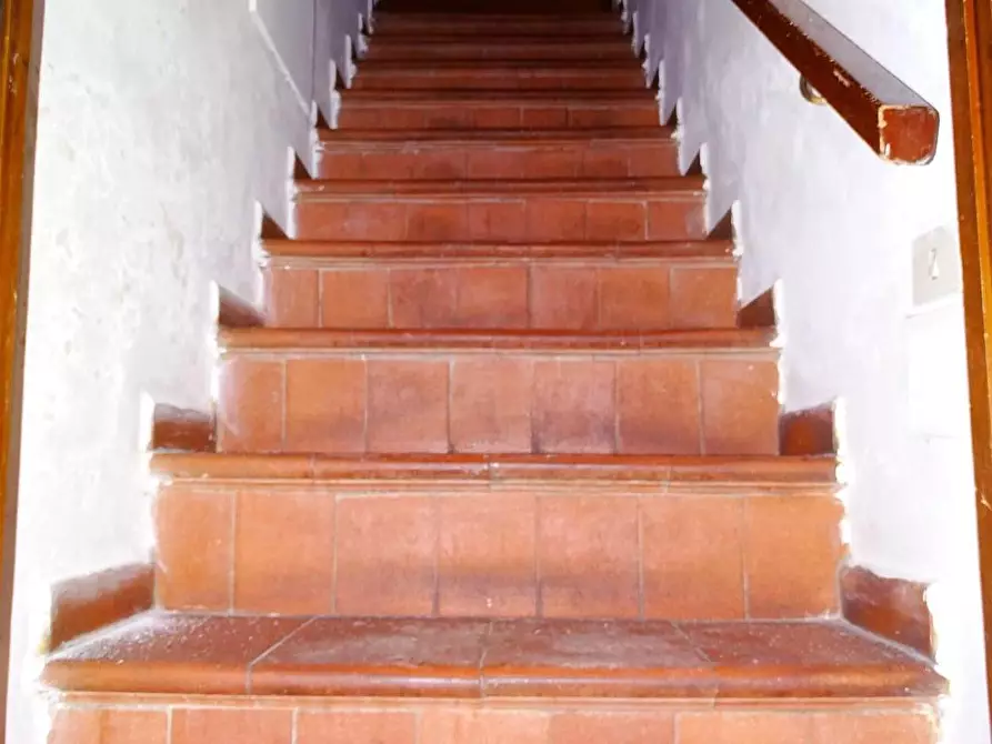 Immagine 26 di Locale commerciale in vendita  a San Miniato